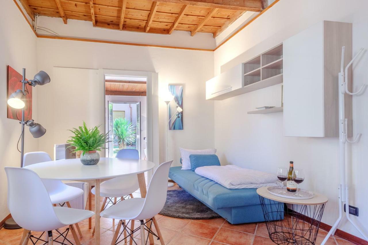 Duplex Apartment In Pieno Centro Ferrara Exteriör bild