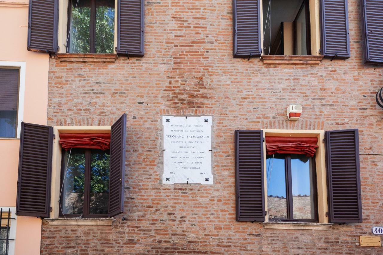 Duplex Apartment In Pieno Centro Ferrara Exteriör bild